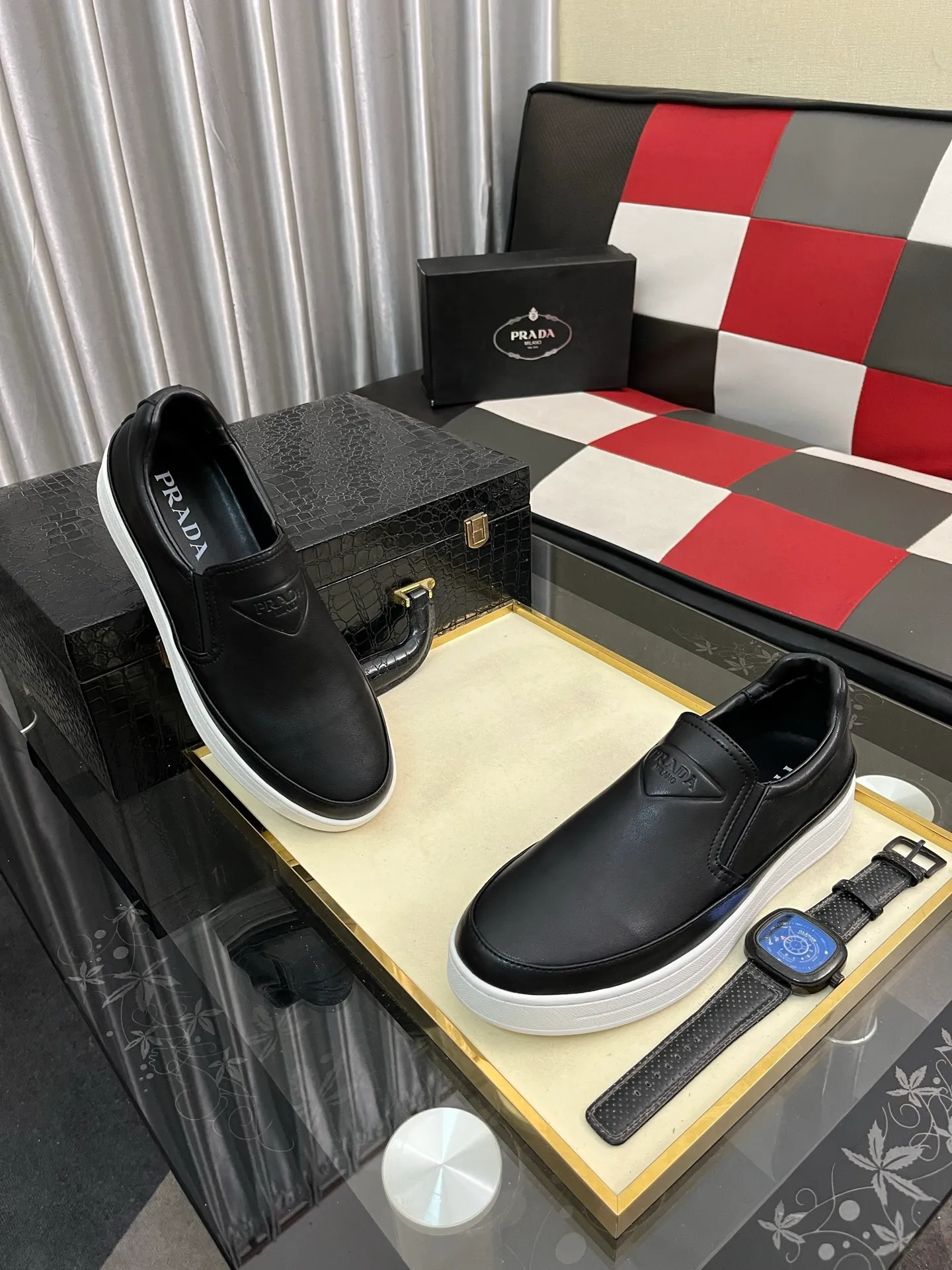 Men's shoes 💰440⌚️⌚️【PRADA】Prada casual shoes for couples, originally developed 1:1, made of high-mercerized cowhide with imported cowhide, silk sheepskin lining, rubber outsole, comfortable and soft on the feet, size: 38-442️⃣Colors available